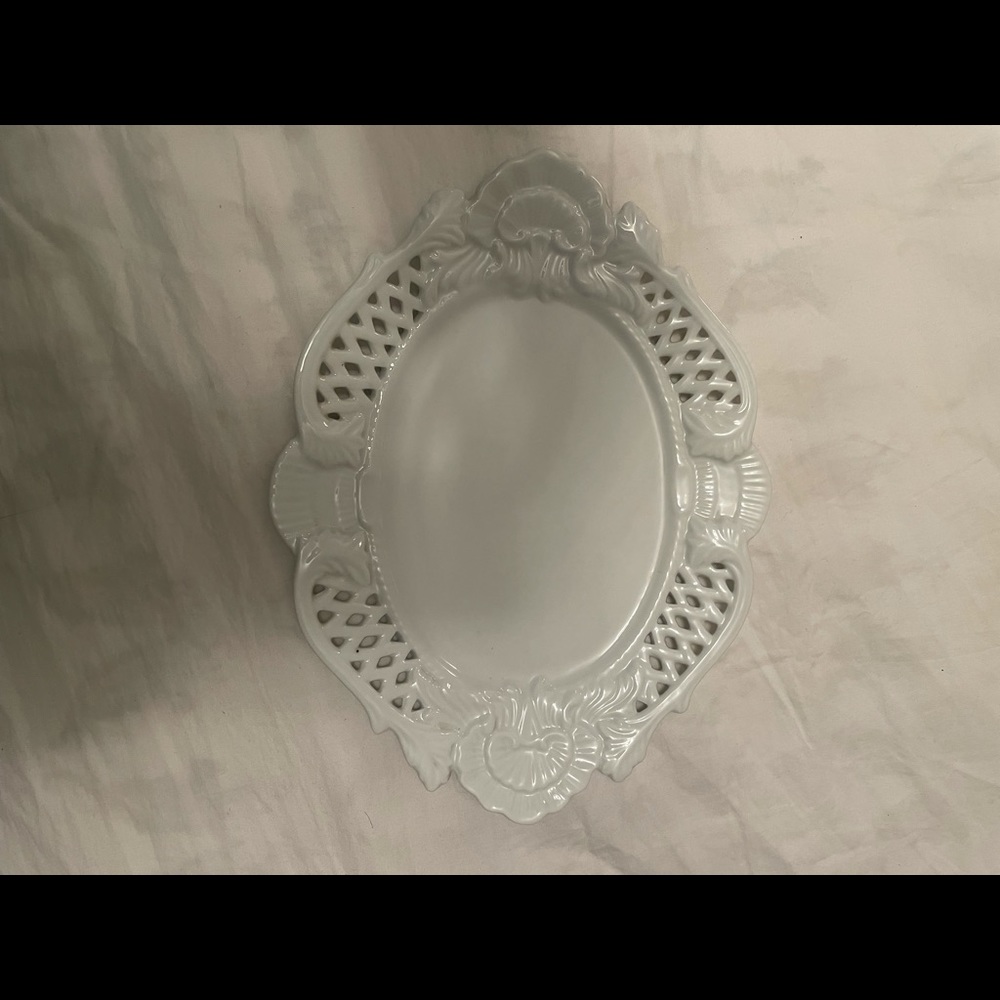 Lovely White Lattice Decorative Plate